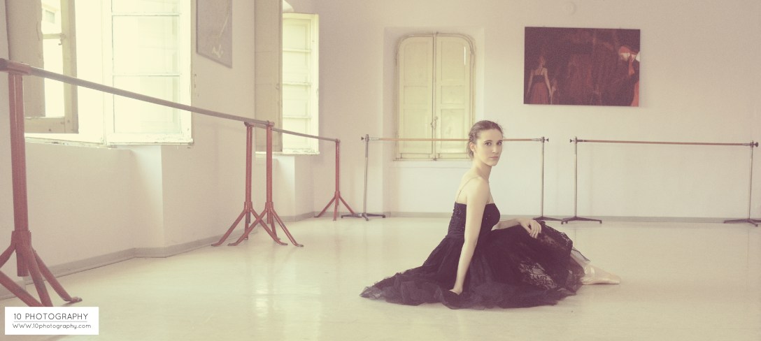 Gown: Blumarine  I wanted these pics to look more like a victorian age portrait . Please, feel free to comment!